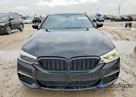 2018 BMW M550Xi z USA, uszkodzony, nr VIN WBAJB9C52JB287435